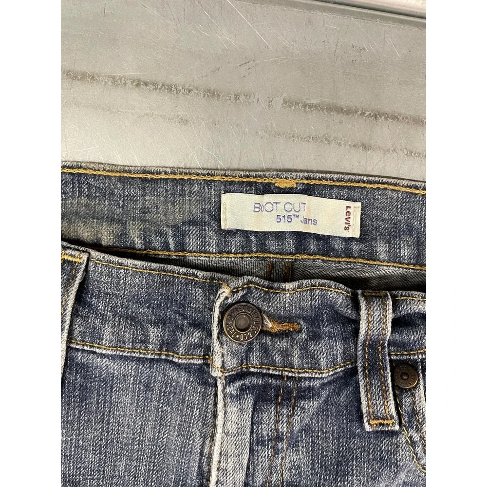 VTG Levis 515 Jeans Womens 6 28X31 Blue Medium Wash Denim‎ Boot Cut Distressed
